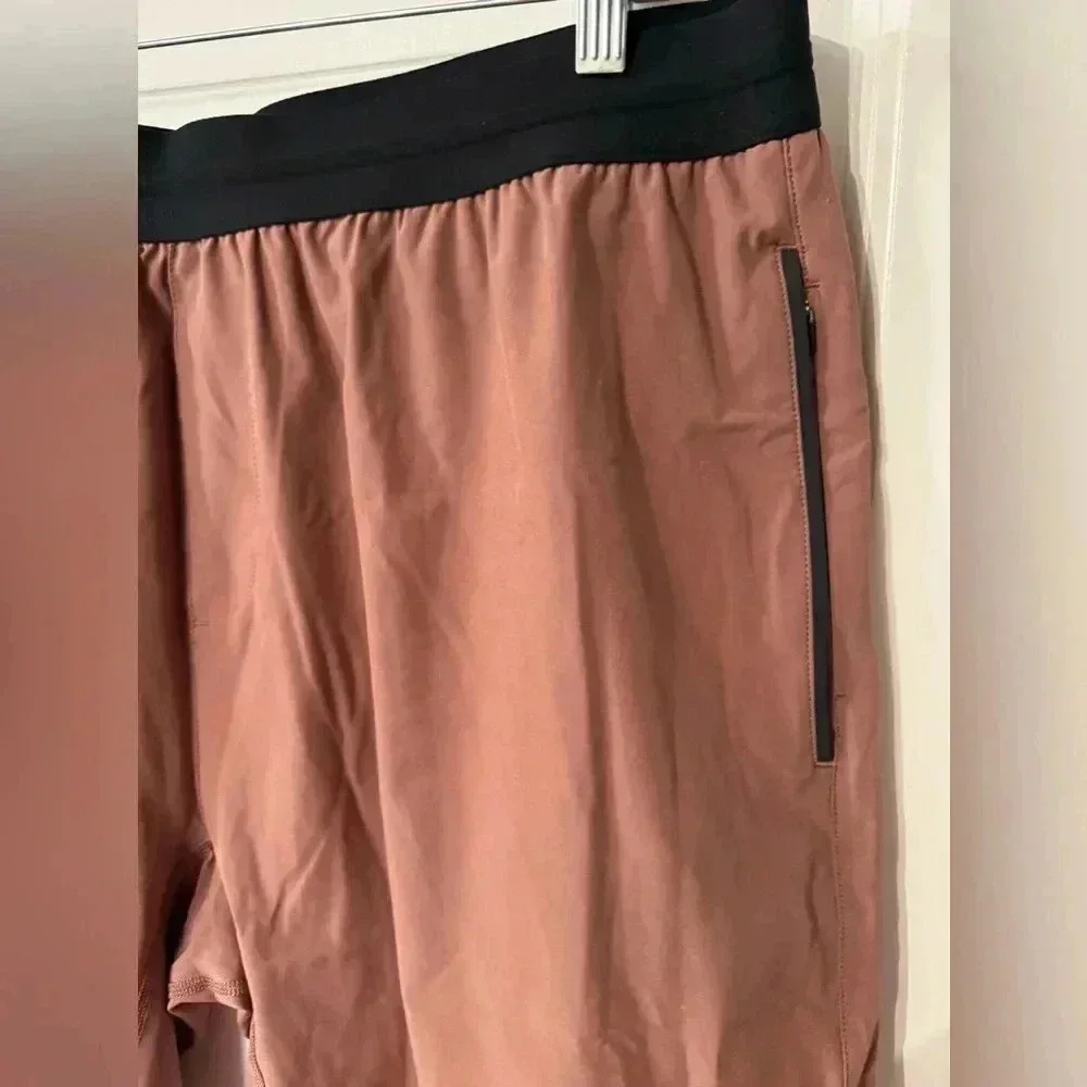NWT Rhone Men’s Sienna Brown 7” Mako Unlined Tech Shorts - Size XXL